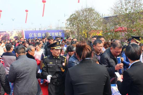 分发随手礼