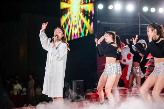 FM90新晋女主播 睿林