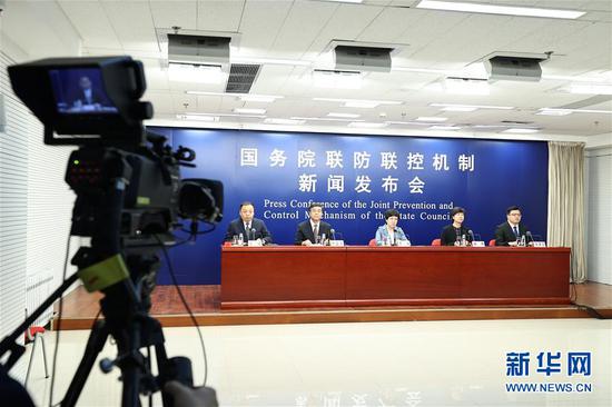 5月17日,国务院联防联控机制在北京举行新闻发布会,介绍常态化疫情防控和促进职业健康工作情况。 新华社记者 陈建力 摄