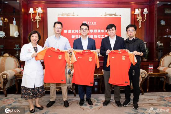 中国足球|中国足球防疫专家张文宏懂球吗?本尊回应来了