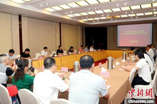 8日,江苏省市场监管局组织召开全省重点电子商务平台禁售长江非法捕捞渔获物行政指导座谈会。江苏省市场监管局供图