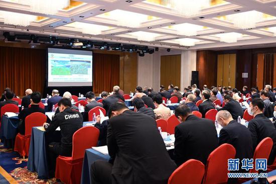 3月8日,全国政协十三届四次会议举行视频会议。会议在全国政协机关设主会场,在委员驻地设分会场。这是分会场。新华社记者 董瑞丰 摄