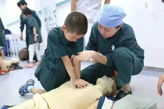 《心肺复苏娃娃班》志愿服务项目