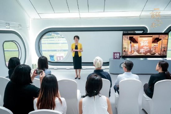 吴江区委常委、宣传部部长戴丹致辞