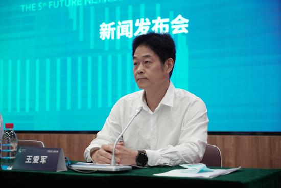 江宁经济开发区管委会副主任王爱军介绍大会特色、亮点