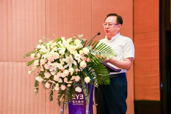 无锡市医学会会长谢寿坤致辞