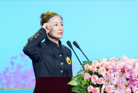 裁判员代表郑孟君