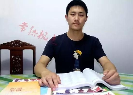 图为朱昱帆