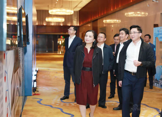 苏州市委常委、宣传部长金洁(前排左一)出席闭幕式