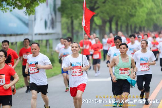 老当益壮,骨力和体力完全不输年轻人