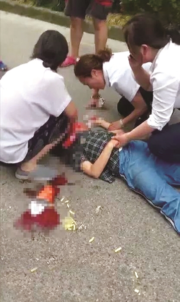 痛心 南京10岁女童 被高空坠物砸中头部