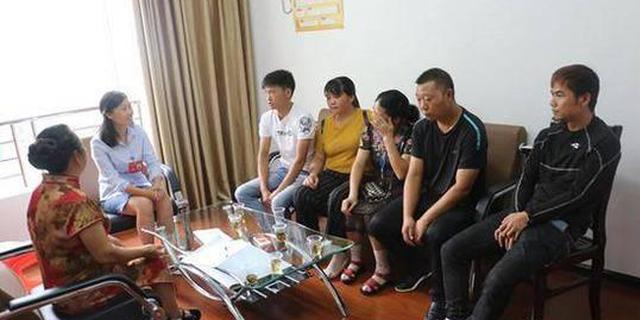 妇女被拐近20年与家人团聚：忍受丈夫经常酒后家暴