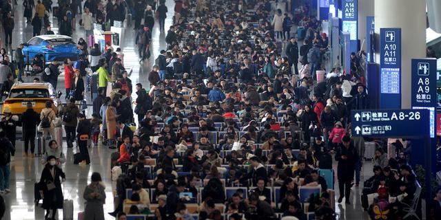 春运返乡迎高峰 长三角铁路昨超200万人次出行