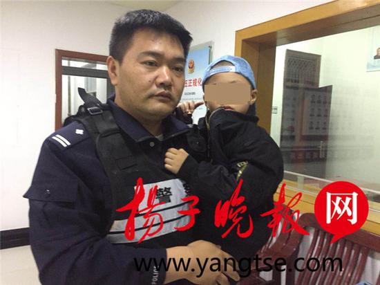 母亲病故不知父亲是谁 淮安自闭症男童深夜被弃路边