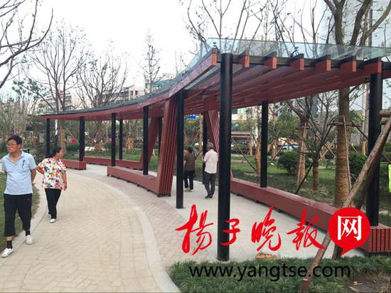 扬州一处空地多年未开发 政府顺应民意建成公园开放