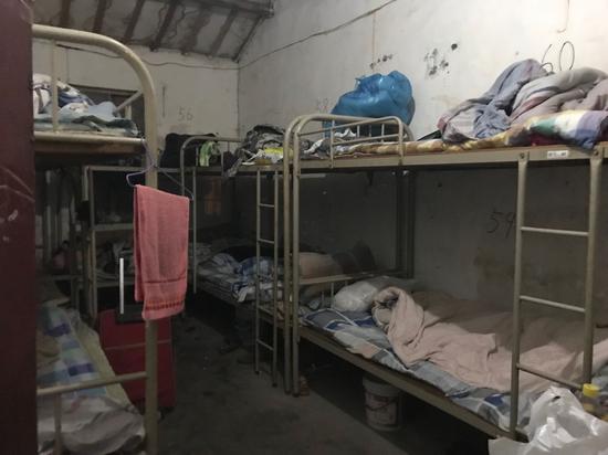 数十农民工在南京600年的古墓内打地铺被劝离