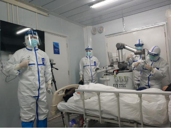 中国移动5G助力北京301医院与武汉雷神山医院之间实现远程超声检查与诊断