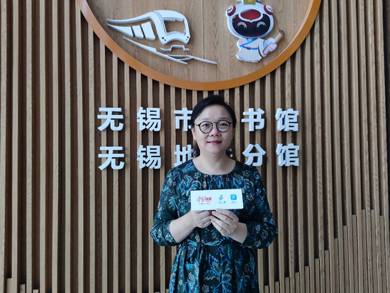 无锡市图书馆副馆长殷洪