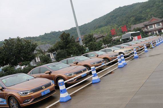 大众之夜-上海大众江苏区域媒体深聚会_苏州汽车网