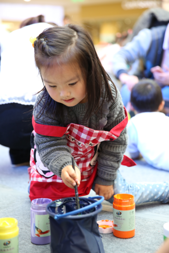 为梦想加油 奔驰·创意轮胎涂鸦大赛落幕_南通