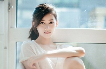 校花大PK:奶茶MM与《左耳》陈都灵谁最美