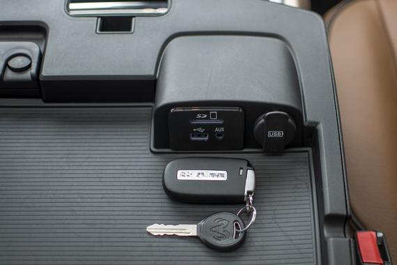 贵族皮卡-道奇公羊圣诞大促:优惠16万!_南京汽