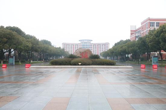 北大 中国高中百校行启动仪式落户无锡天中