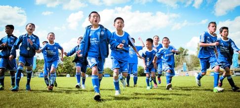 政协委员建议:火热的足球更需要青训体系