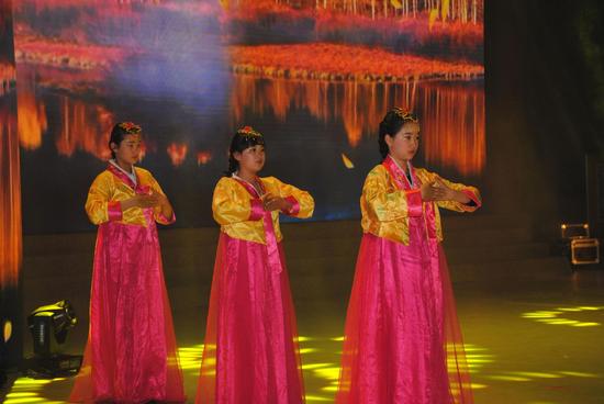 樱花小学举行“小手掌”课程展演活动_新浪江苏_新浪网