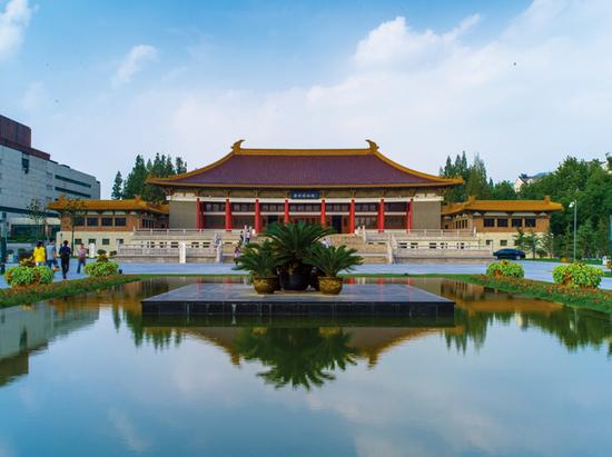 南京博物院(图/@江苏省旅游局)