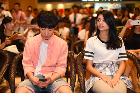 新歌声首期学员李佩玲、杨搏昨来宁