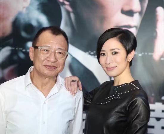 《使徒行者》南京路演 佘诗曼许绍雄品小吃