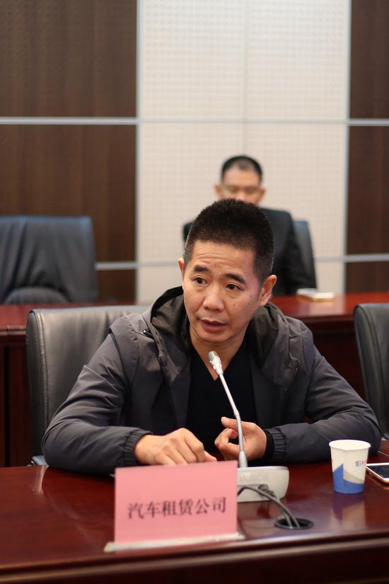 汽车租赁公司代表