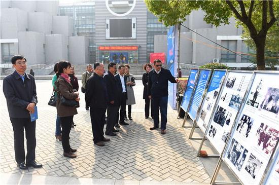 11月14日,巾帼风采——伍智梅生平史料展在河海大学开展。