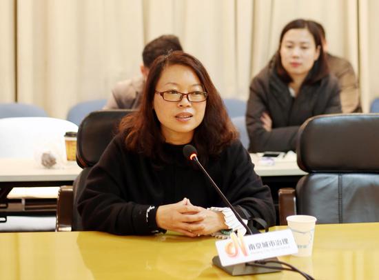 南京市城管局公众联络处副处长 刘晓丽