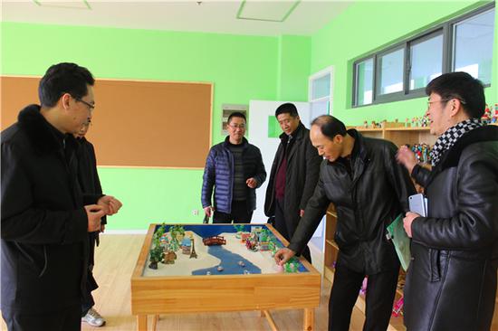 市区两级联动检查 为扬子中学教育教学护航