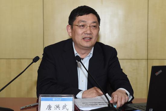 唐洪武书记作报告