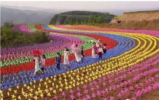 盐城东台西溪景区首届风车稻草人艺术节绚丽