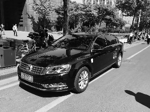 南京发首张网约车运输证 人车不一致将被罚5千