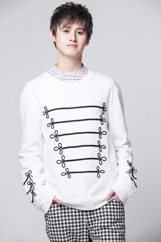 专访张浩天：在古典与时尚间寻找平衡的钢琴王子