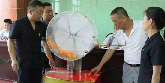 南京公证摇号售房遭破解 相关部门想办法堵漏