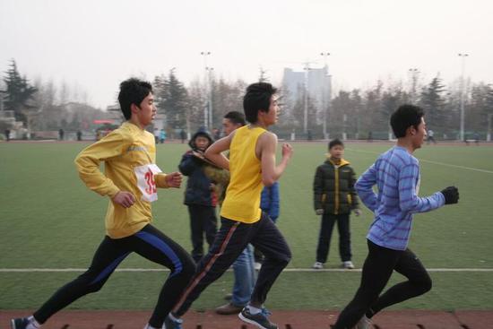 图为“耐力跑”将成为今年招收的初一新生中考必考项目。