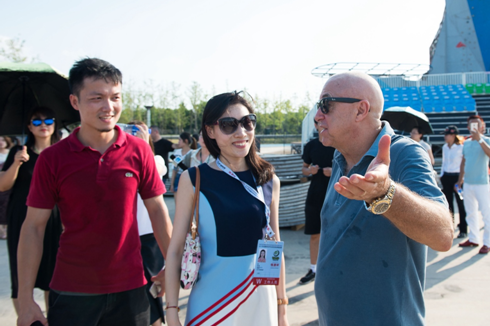 国际轮联主席为南京点赞