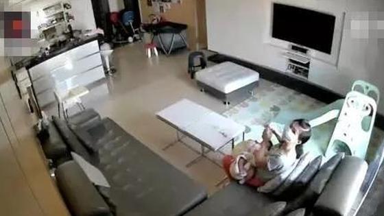 保姆偷喝女主人母乳:我贫血 需要补一补