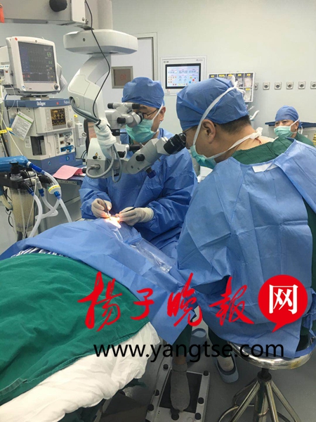 7岁男童写暑假作业时 眼球被铅笔穿通