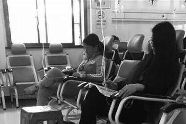 最美女老师！常州一教师边挂水边给学生批改习题