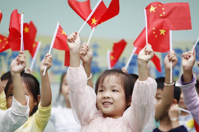 萌萌哒!南京502路公交车上传来童声播报