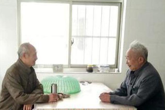 发挥余热 扬中73岁老人义务当起"陪聊师"