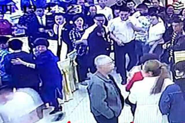 逃犯便衣追逐撕打 这不是电影是婚礼上的惊心一幕