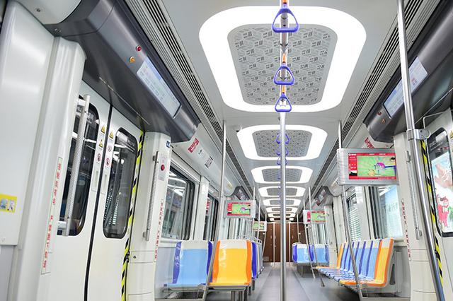 南京8人酒后乘地铁引纠纷 导致列车停运4分钟